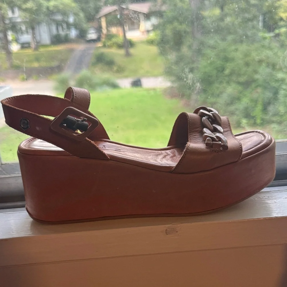 Leather Tan Platform Slingback Sandals with Chain Detail